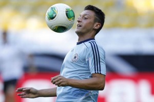 Me habra ido gratis al Arsenal: zil El mediocampista alemn asegur que la pas mal en el Real Madrid