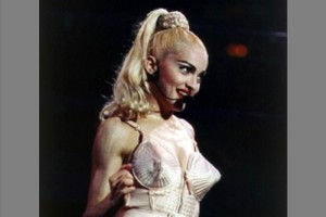 Rock, pop y moda, una exposicin en Pars Gaultier cre para Madonna un cors que hizo historia