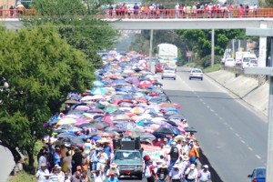En Guerrero, maestros de la CETEG mantienen un bloqueo en la Autopista del Sol
