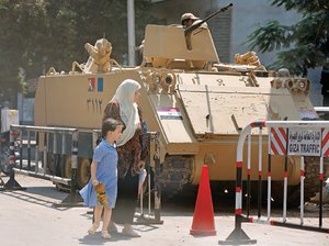 Prolongan en Egipto estado de emergencia