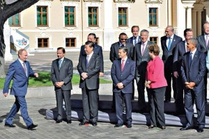 Los mandatarios de las naciones integrantes del G20 posaron para la foto del recuerdo