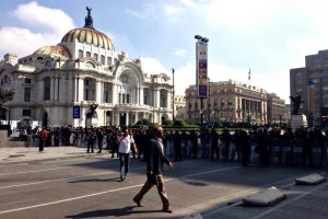 CNTE alista marcha; Polic�a les cierra paso en Bellas Artes