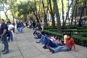  Dirigencia de CNTE se traslada a Gobernaci�n para di�logo