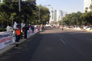 Campesinos piden un pacto rural; hacen valla humana