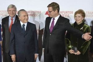 El primer ministro del estado alemn de Hesse, Volker Bouffier (de izq. a der.), el vicepresidente b
