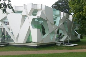 La Serpentine Pavillion, 2002, obra del arquitecto japons Toyo Ito.