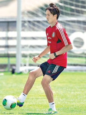 Lucas Lobos ignora la �broma� de Dely Vald�s