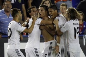 Real Madrid gan en los instantes finales ante un Levante que vendi cara la derrota.
