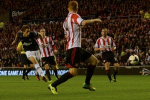 Adnan Januzaj marc los dos goles para darle la vuelta al Sunderland.