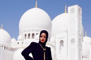 Rihanna se tom varias imgenes en la mezquita sin autorizacin