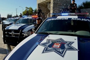 La vigilancia, las autoridades municipales entregaron 11 nuevas patrullas a la polica de Torren. 