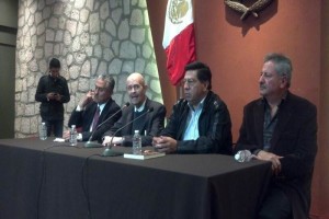 Fausto Vallejo convoc� a los medios de comunicaci�n a una conferencia de prensa, al termino de la re