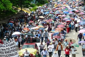  Maestros paristas denuncian descuentos en Chiapas