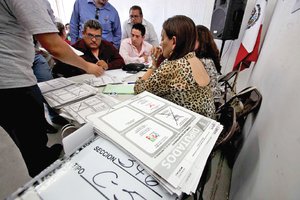 Demandan partidos al IFE no apurar la redistritacin