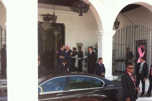 Los mandatarios se reunirn en privado en el despacho presidencial del Palacio de las Garzas 