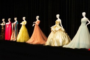 Los vestidos formarn parte de la subasta benfica Vintage Couture en la que Christie's saca a la ve