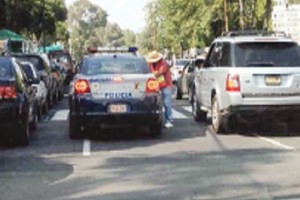 Polic�as cobran cuotas a franeleros