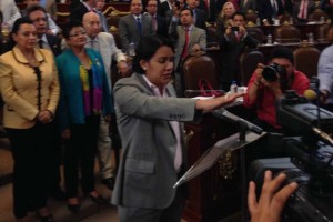 Con 57 votos a favor, cero en contra y cero abstenciones Perla G�mez Gallardo fue designada como nue