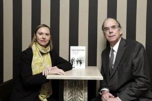 El prestigioso hispanista Christopher Maurer (d), y la sobrina-nieta de Federico Garca Lorca, Laura