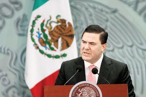 El deporte va por el camino correcto: Mena