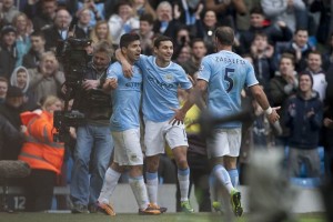 Manchester City no tuvo piedad en casa, y asest seis goles en la frente del Tottenham