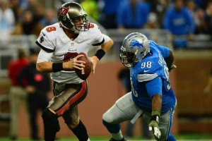 Bucaneros de Tampa Bay aprovecharon cuatro intercepciones para vencer a Leones de Detroit.