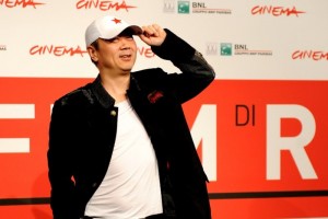 El cantante de rock chino y director, Cui Jian, posa durante una sesin fotogrfica para la cinta 