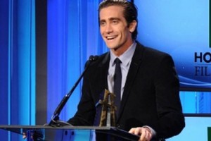 Jake Gyllenhaal sufre accidente en filmacin Se golpe contra un espejo que le cort la mano