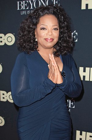 Oprah recauda 600 mil con subasta de 
