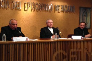 En la conferencia de prensa estuvo presente el presidente del CEM, Francisco Robles Ortega; y el Sec