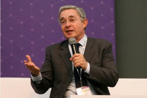 Uribe arremeti� hoy contra ese acuerdo porque considera, entre otras cosas, que la guerrilla, respon