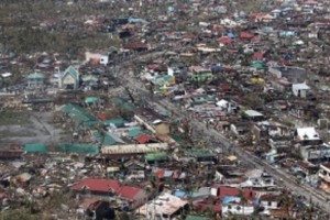 El Papa Francisco don� 150 mil d�lares a v�ctimas del tif�n Haiyan