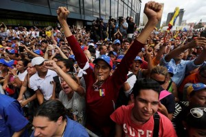 La jornada de protesta pac�fica, en la que los opositores se concentrar�n en plazas, fue convocada e