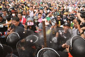 Tailandeses van contra el gobierno
