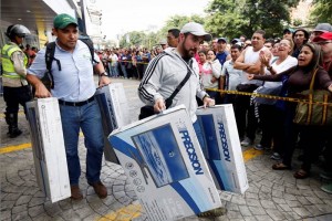 La red comercializadora Daka es acusada por Maduro de vender con un sobreprecio de m�s de un 1.000 %