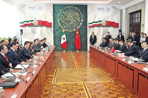 Relanza pol�tica exterior