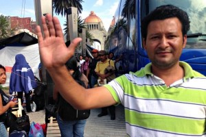 Maestros de Chiapas dejan plantn; regresan a su estado 