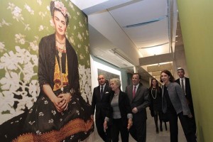 El canciller Meade y su homlogo francs, Laurent Fabius, recorrieron la exposicin Frida Kahlo/Dieg