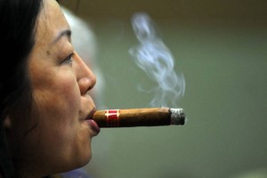  Impuesto al tabaco afecta igual a ricos y pobres: estudio
