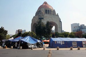 Por CNTE trasladan negocio afectado Por CNTE trasladan negocio afectado