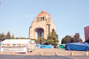 Olvidan festejos de la Revolucin por CNTE Olvidan festejos de la Revolucin por CNTE