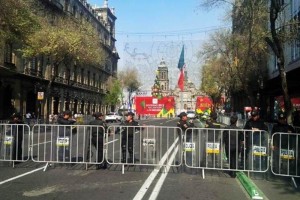 El GDF pagar� 6 millones de pesos por pista de hielo; instalan cerco para vigilar la inauguraci�n de