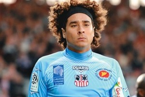 Memo Ochoa, citado para duelo contra Mnaco El arquero mexicano enfrentar al AS Mnaco, equipo sensacin en Francia