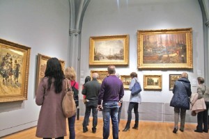 Visitantes en una de las salas del Rijksmuseum 
