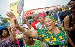 Soweto baila en honor de su vecino ms ilustre