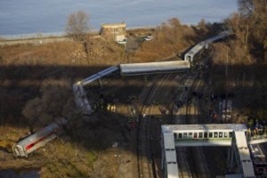 Se eleva el nmero de muertos, tras el descarrilamiento de tren en NY