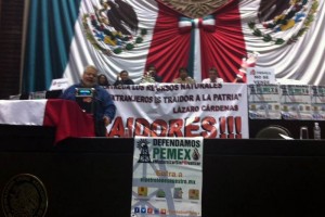 Improvisando con un alta voz, legisladores del PRD, PT y Movimiento Ciudadano debaten su propia refo