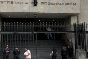 En el acto estuvieron la titular de la Unidad de Desarrollo Pol�tico y Fomento C�vico de la Segob, F