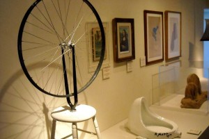 'Rueda de Bicicleta' de Marcel Duchamp (en la imagen), Formas nicas de continuidad en el espacio de