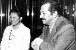 Ricardo Garibay en una imagen de 1978 junto a Josefina Estrada